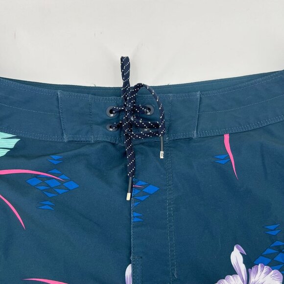 Billabong Purple and Green Tropical Hybrid Shorts | Men’s Size 30 - Picture 4 of 5